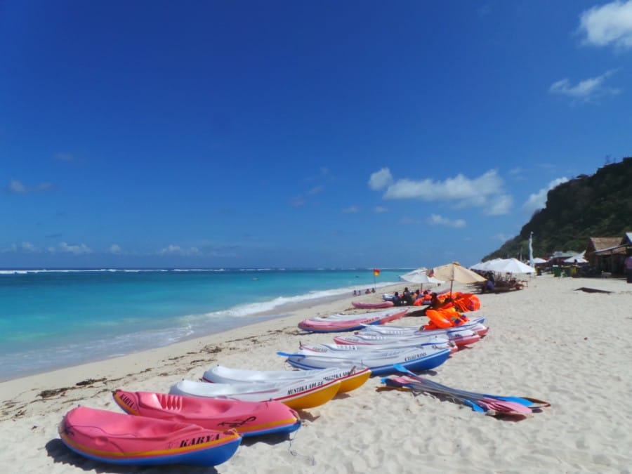 Serunya Permainan Air di Pantai Pandawa