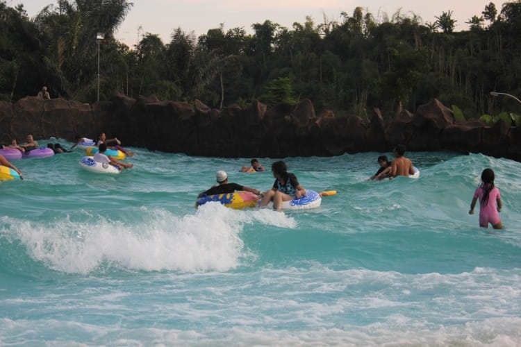 wave pool