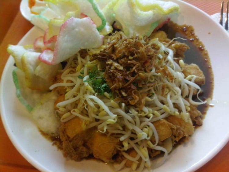 tahu tek Surabaya