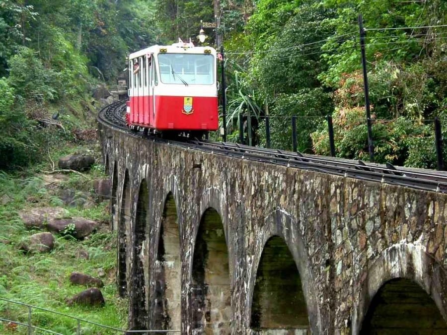 Wisata Bukit Bendera