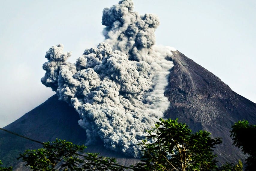 Gunung Merapi Angker