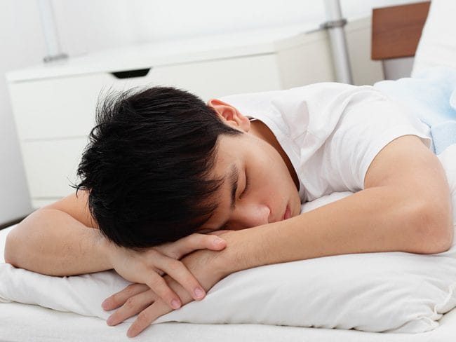Hindari Tidur Tengkurap
