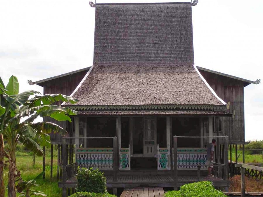 Rumah-adat-banjar