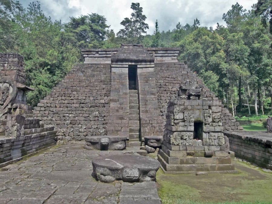 arsitektur candi sukuh