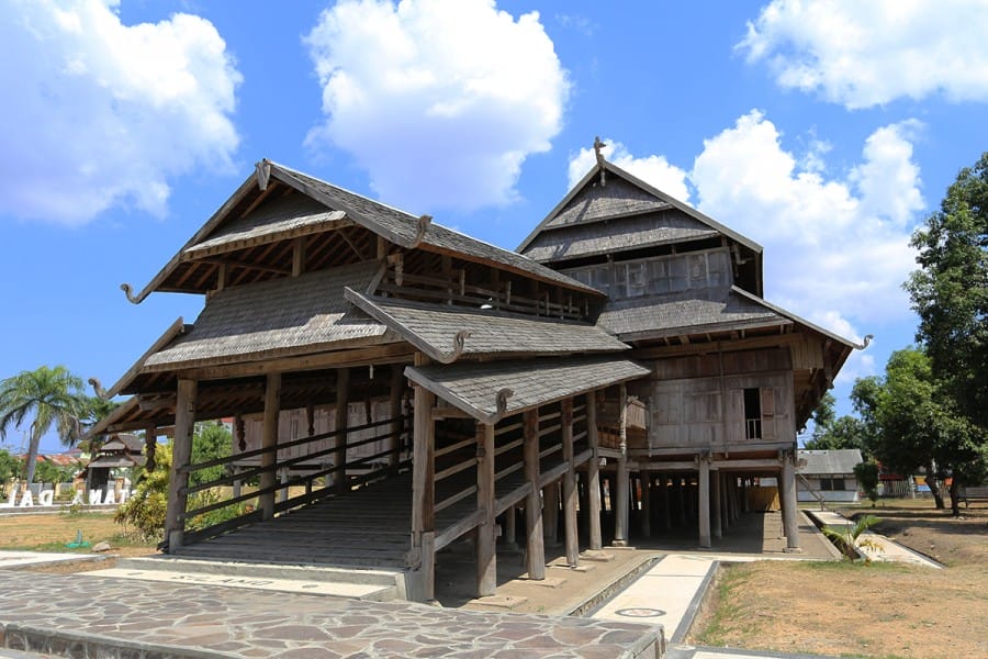 rumah istana sumbawa