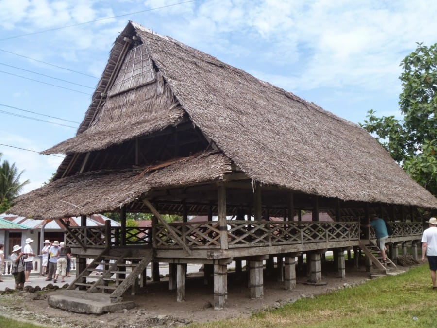 balileo rumah adat maluku