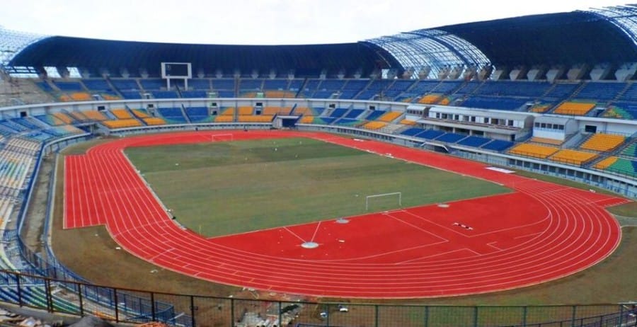 stadion terbesar dan bertaraf internasional di Indonesia