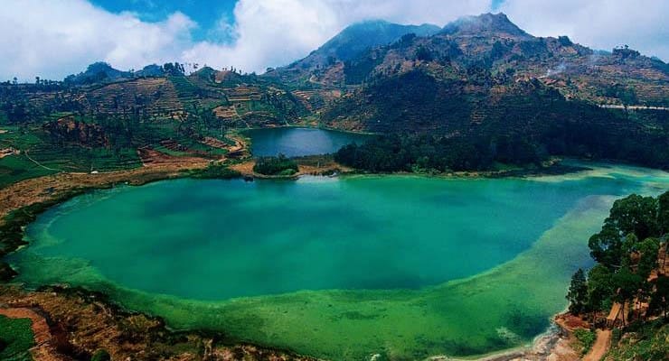 Telaga Warna di Dieng