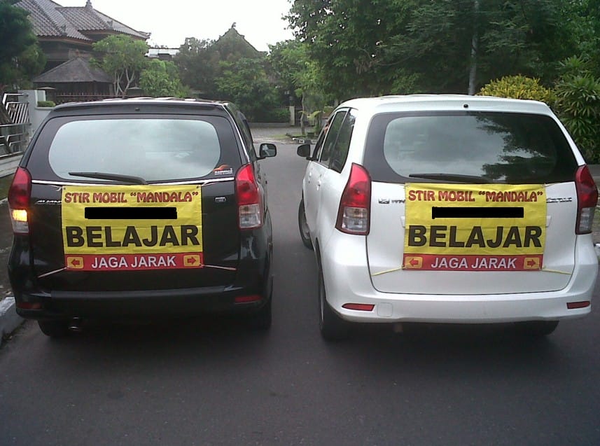 belajar mengemudi mobil