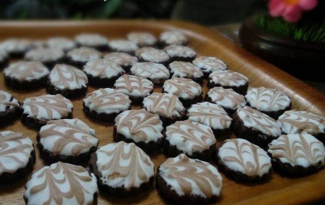 kue-kering-coklat-batik