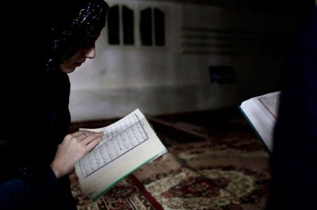 Amalan Untuk Ibu Hamil Selalu Membaca Al Quran