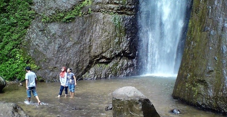 air terjun dolo