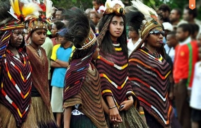 Pakaian Adat Wanita Papua